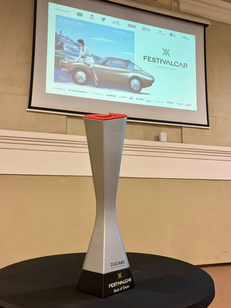 MONCALIERI - Oltre 80 tra vetture d’epoca e supercar protagoniste al Castello e a Revigliasco - FOTO