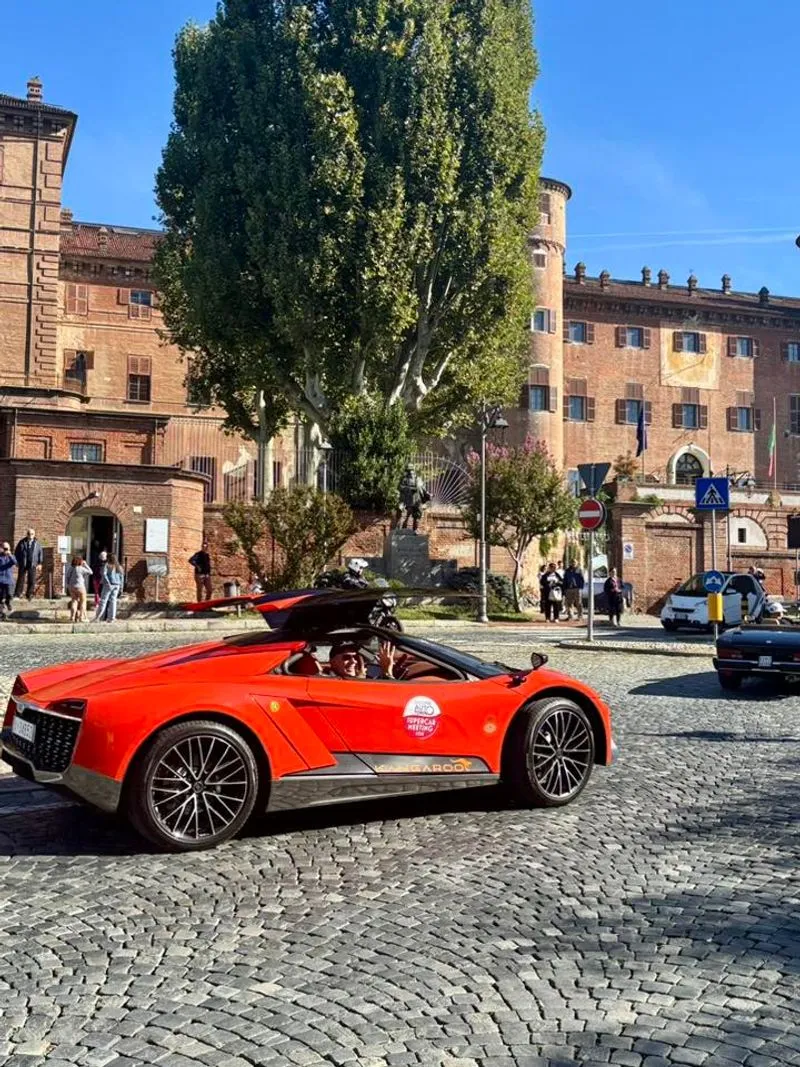 MONCALIERI - Oltre 80 tra vetture d’epoca e supercar protagoniste al Castello e a Revigliasco - FOTO