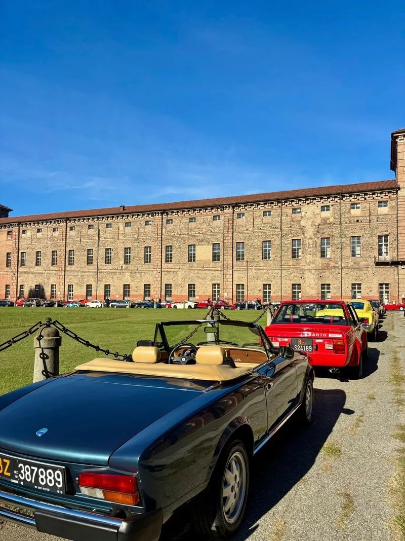 MONCALIERI - Oltre 80 tra vetture d’epoca e supercar protagoniste al Castello e a Revigliasco - FOTO