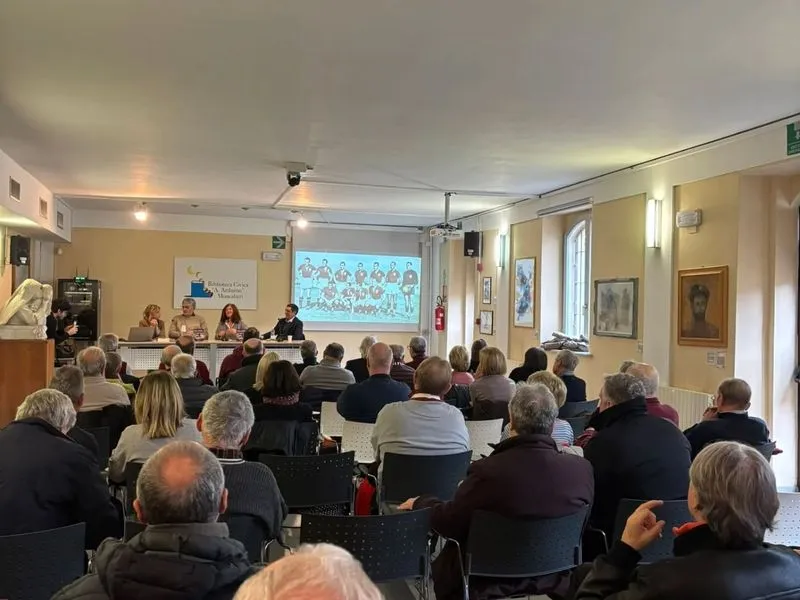 MONCALIERI - Presentato in biblioteca il libro su Giorgio Ferrini, storico capitano del Torino calcio - FOTO
