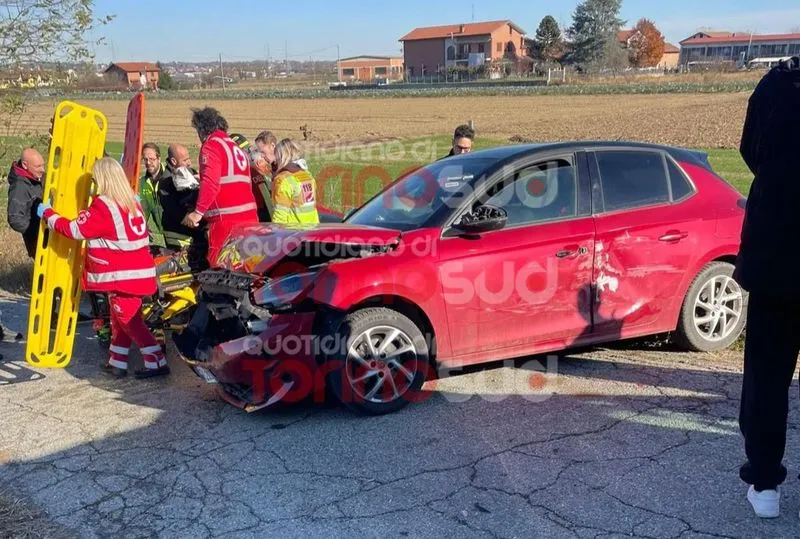 MONCALIERI - Scontro in strada Bauducchi, quattro feriti: anche un bimbo di 5 anni in ospedale - FOTO
