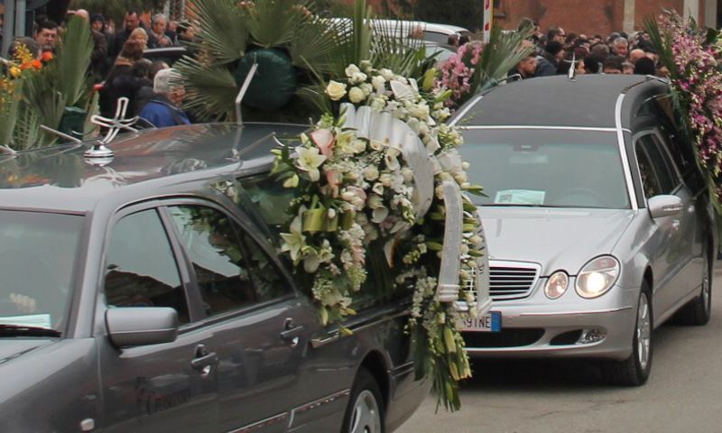 MONCALIERI-LA LOGGIA - L'agenzia di pompe funebri non si presenta al funerale: scatta la denuncia