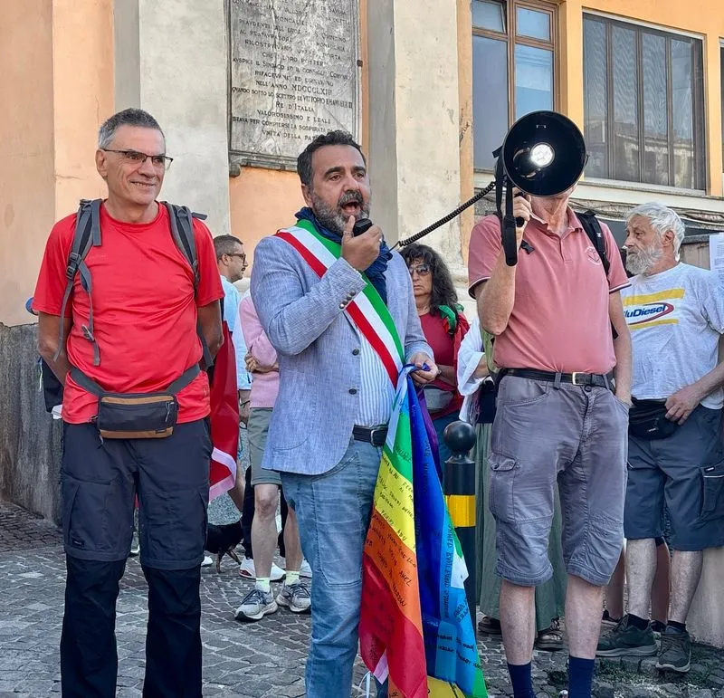 MONCALIERI - In tanti alla «Local march for Gaza» per chiedere lo stop a tutte le guerre - FOTO