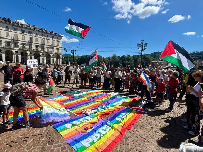MONCALIERI - In tanti alla «Local march for Gaza» per chiedere lo stop a tutte le guerre - FOTO