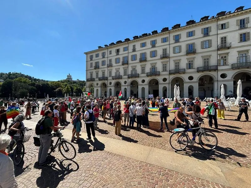 MONCALIERI - In tanti alla «Local march for Gaza» per chiedere lo stop a tutte le guerre - FOTO