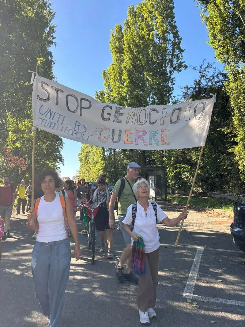 MONCALIERI - In tanti alla «Local march for Gaza» per chiedere lo stop a tutte le guerre - FOTO
