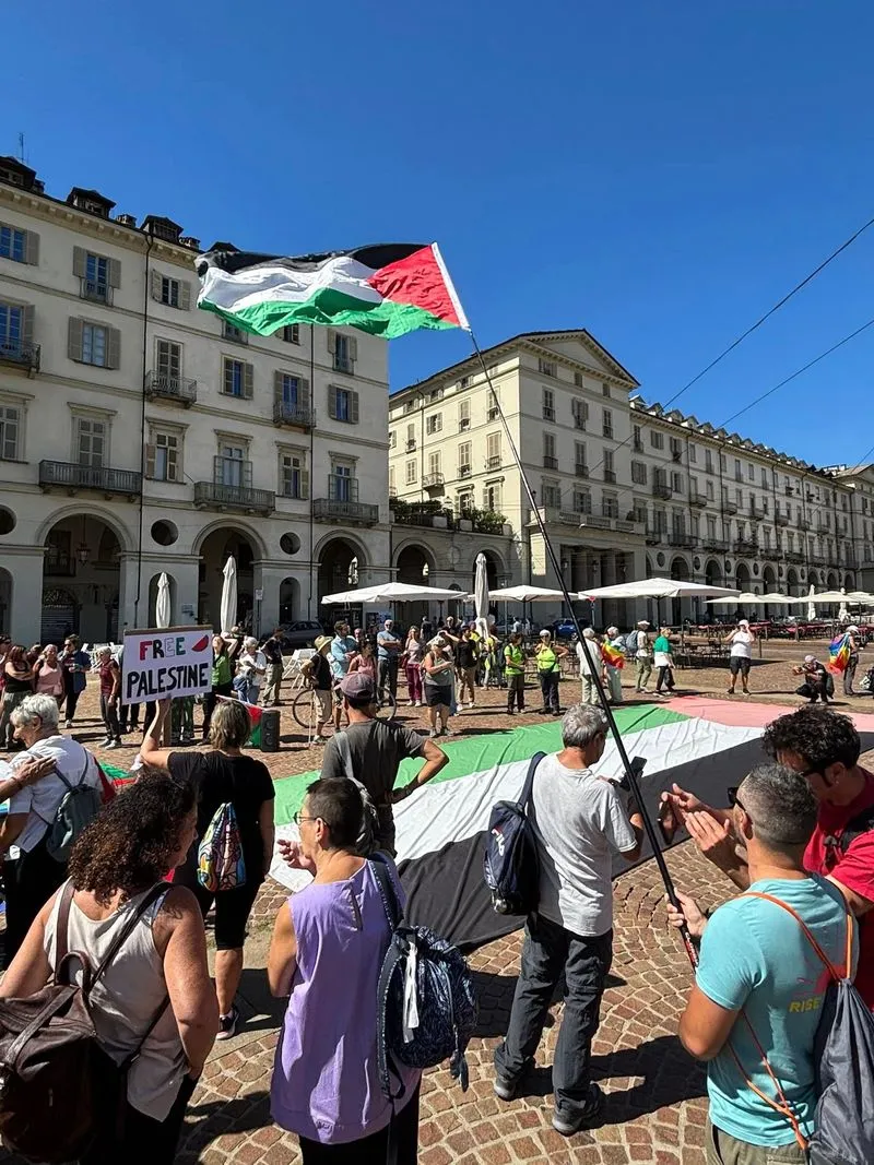 MONCALIERI - In tanti alla «Local march for Gaza» per chiedere lo stop a tutte le guerre - FOTO