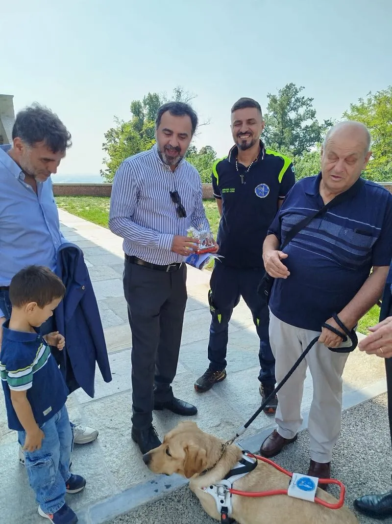 MONCALIERI - La storia del cane guida Lumiere: una nuova luce per Arnaldo grazie al Lions
