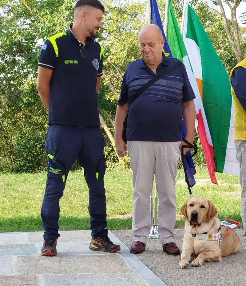 MONCALIERI - La storia del cane guida Lumiere: una nuova luce per Arnaldo grazie al Lions