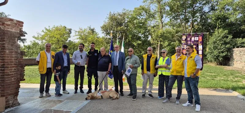 MONCALIERI - La storia del cane guida Lumiere: una nuova luce per Arnaldo grazie al Lions