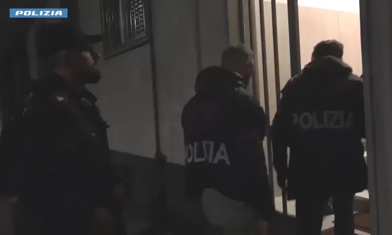 TORINO SUD - Banda italo-marocchina importava e distribuiva grandi quantitativi di droga: cinque arresti