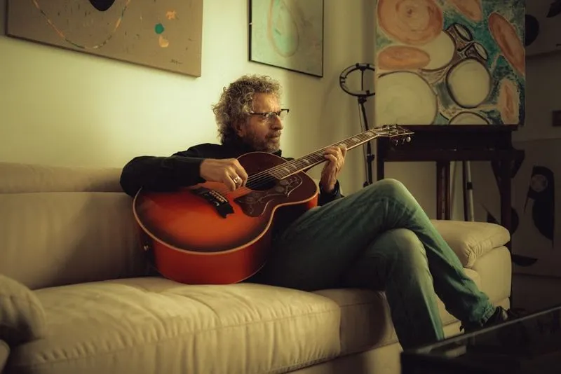 MONCALIERI - «Natale d'autore»: cantautorato, arte e solidarietà per l'ottava edizione di Moncalierincanta