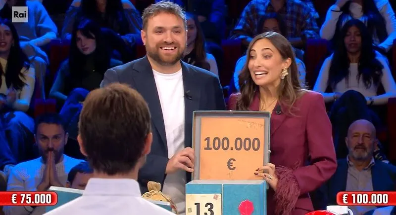 MONCALIERI - La giovane Noemi vince 100mila euro con i pacchi di «Affari Tuoi» - FOTO