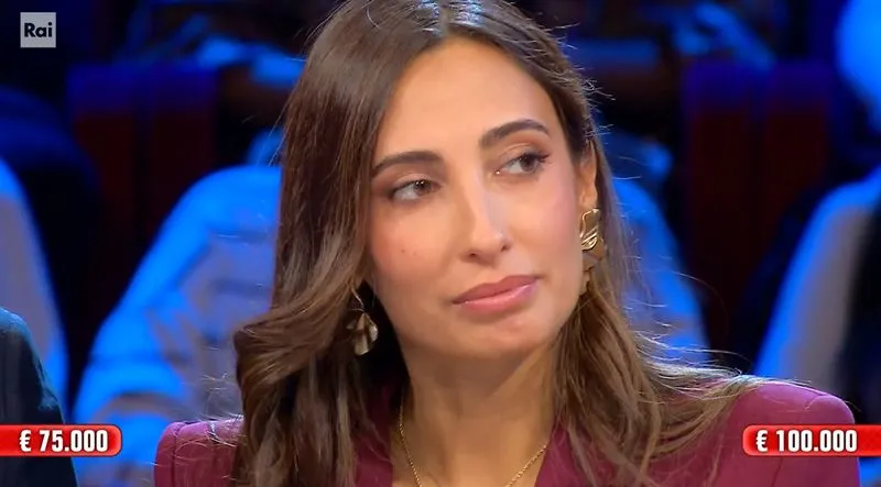 MONCALIERI - La giovane Noemi vince 100mila euro con i pacchi di «Affari Tuoi» - FOTO