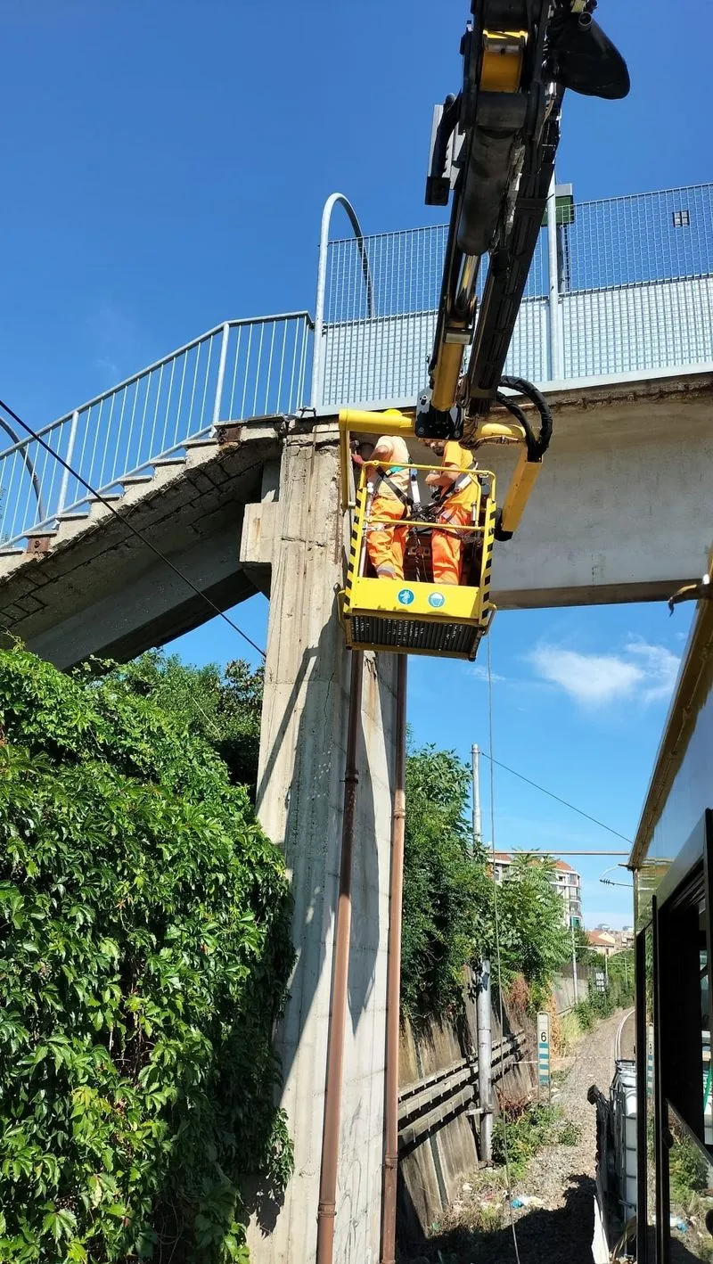 MONCALIERI - Posata la nuova passerella di corso Trieste: inaugurazione a ottobre