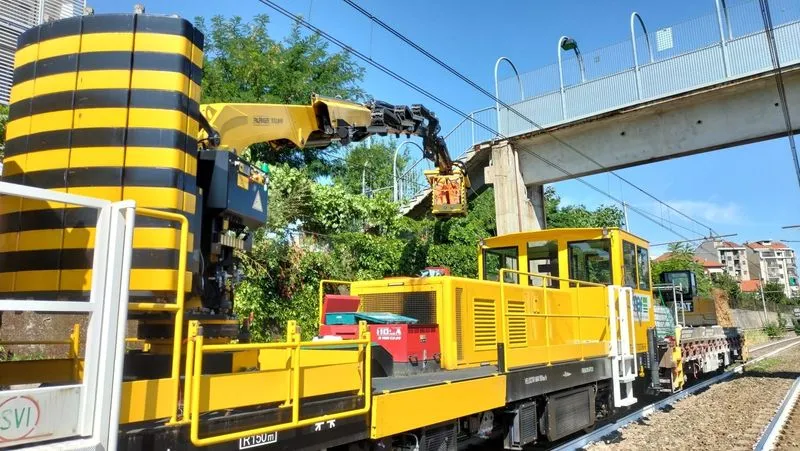 MONCALIERI - Posata la nuova passerella di corso Trieste: inaugurazione a ottobre
