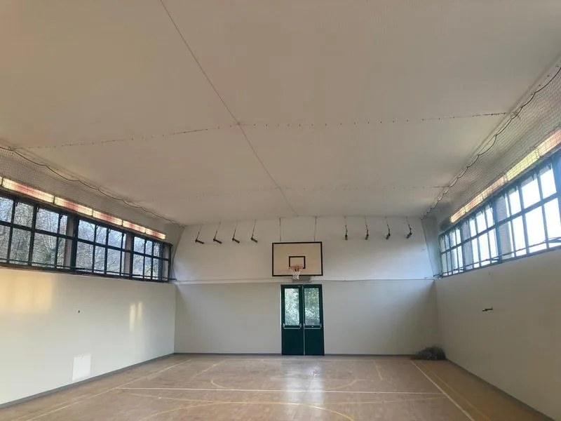 MONCALIERI - Istituto Majorana: pulita e illuminata, la palestra della succursale è operativa