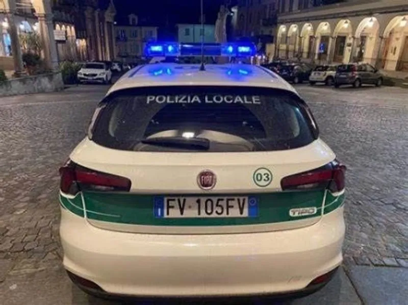 MONCALIERI - Polizia locale, nel 2025 più di 26mila multe: 9mila automobilisti beccati a passare col rosso al semaforo