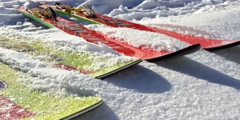 MONCALIERI - Sci scontati, ma il prezzo del saldo indicato è sbagliato: lamentele dei clienti