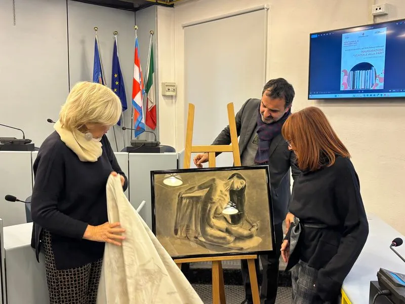 MONCALIERI - Giornata contro la violenza sulla donne: inaugurato lo Scaffale alla pari - FOTO