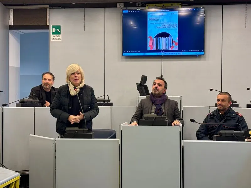 MONCALIERI - Giornata contro la violenza sulla donne: inaugurato lo Scaffale alla pari - FOTO