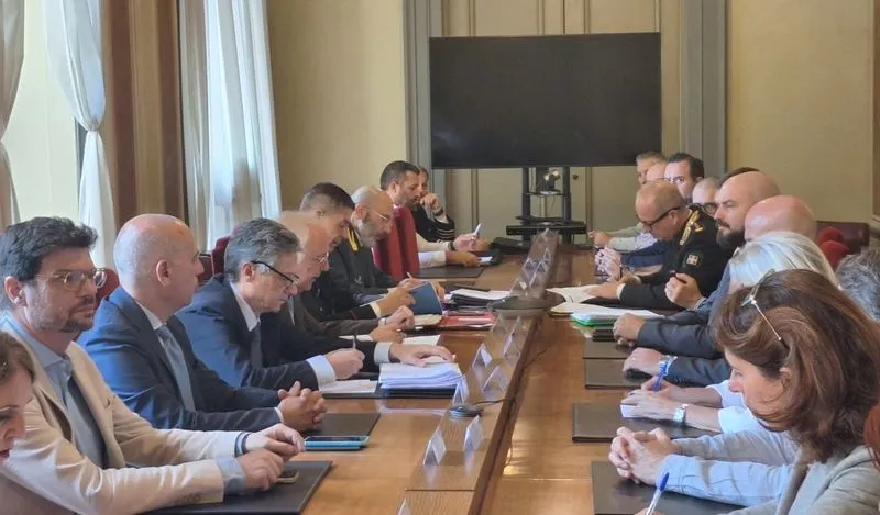 MONCALIERI-TORINO - Piazza Bengasi resta «zona rossa» almeno fino al 31 ottobre