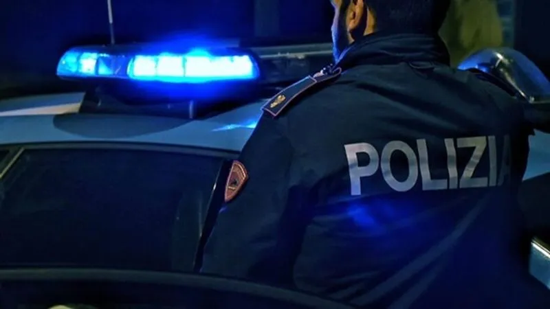 MONCALIERI - Tifosi della Juve radunati nella sede storica dei Drughi, polizia blocca rivali del Torino