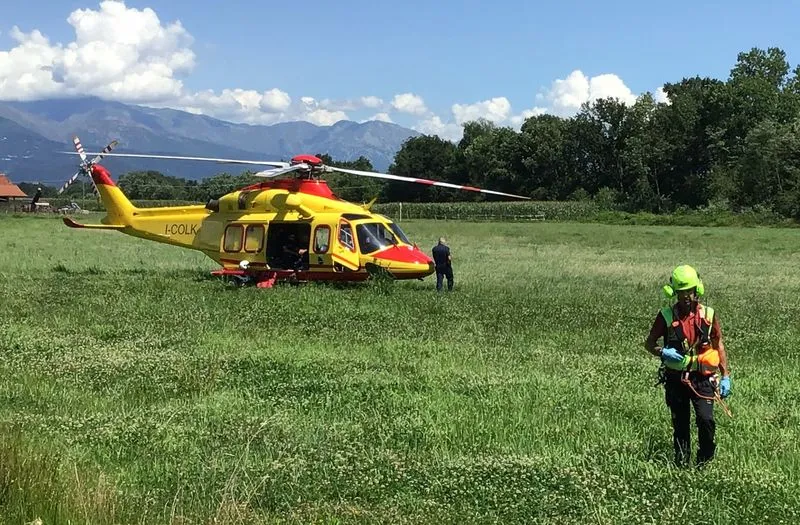 MONTALTO DORA - 15enne travolta da un'auto mentre attraversa sulle strisce: ora è in prognosi riservata al Cto