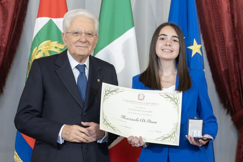 NICHELINO - Il presidente Mattarella ha conferito l'attestato di «Alfiere della Repubblica» a Mariasole Di Biase - FOTO e VIDEO
