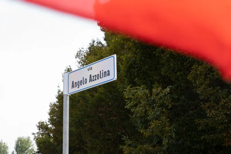 NICHELINO - Una via dedicata all'ex operaio e parlamentare Angelo Azzolina - FOTO