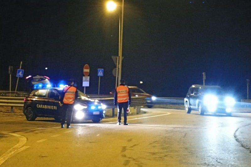 NICHELINO - Viaggia con l'auto rubata fino ad Albenga ma viene fermato dai carabinieri a un posto di blocco
