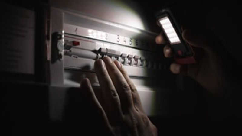 NICHELINO - Blackout in città e diversi quartieri al buio, il sindaco: «Indignati dai ritardi nella gestione dell'emergenza»
