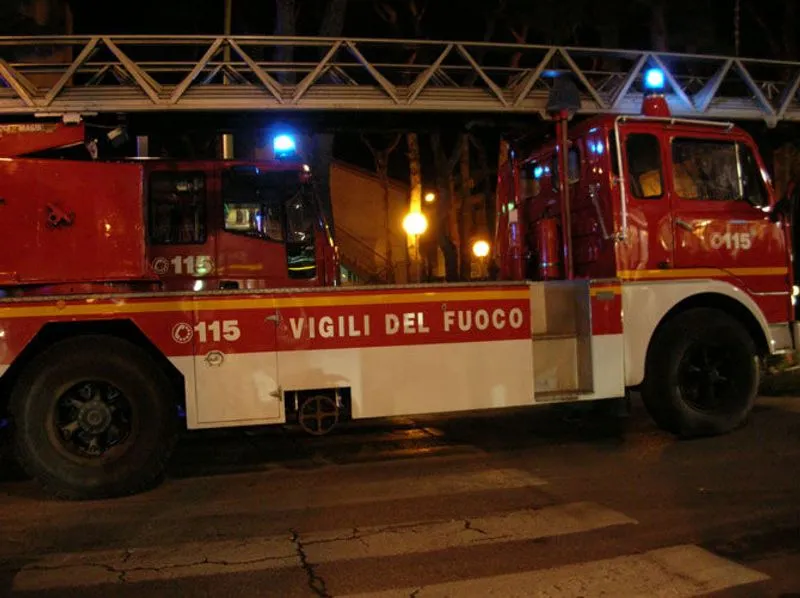 NICHELINO - Temporale con black-out in città. A Candiolo alberi abbattuti dal vento