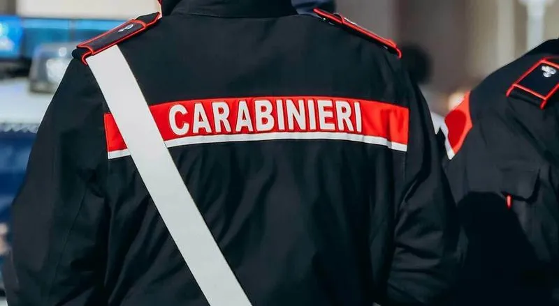 NICHELINO - Casa a «luci rosse» in centro, blitz dei carabinieri: tre denunciati