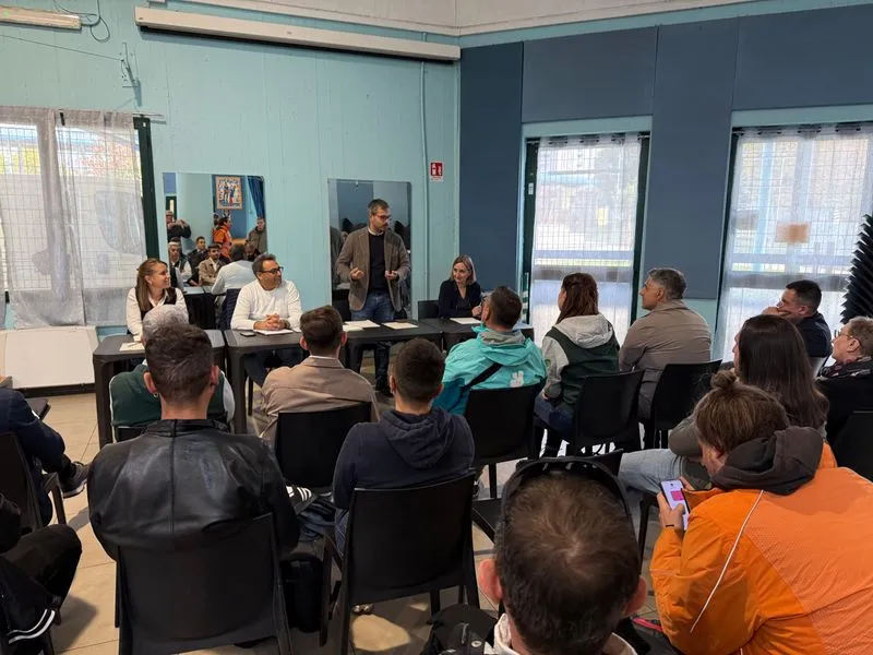 NICHELINO - Taglio del nastro per il «Riders Point» della Fesla Cisl in piazzetta Aldo Moro
