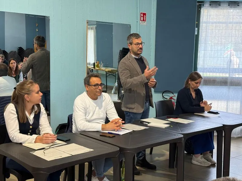 NICHELINO - Taglio del nastro per il «Riders Point» della Fesla Cisl in piazzetta Aldo Moro