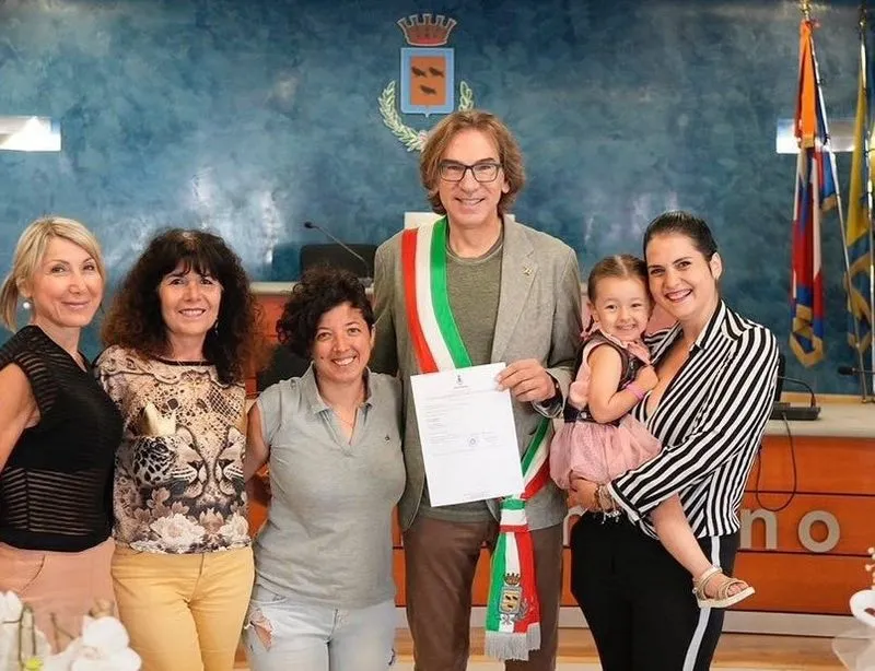 NICHELINO - Figlia di due madri, il Comune registra ufficialmente la famiglia arcobaleno