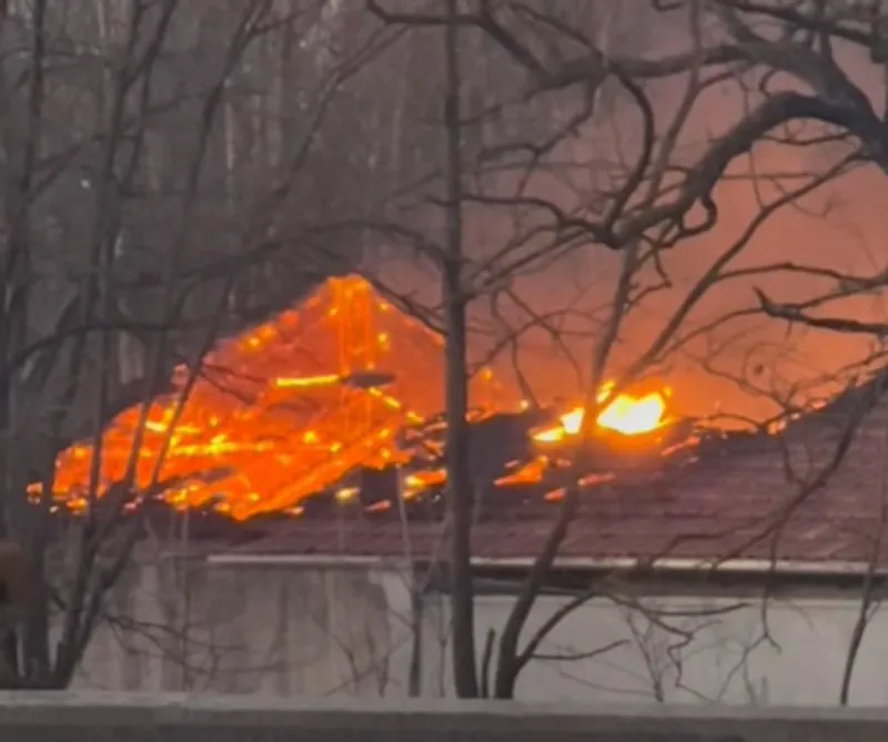 NICHELINO - Paura per un incendio nell'ex depositeria del Boschetto - FOTO