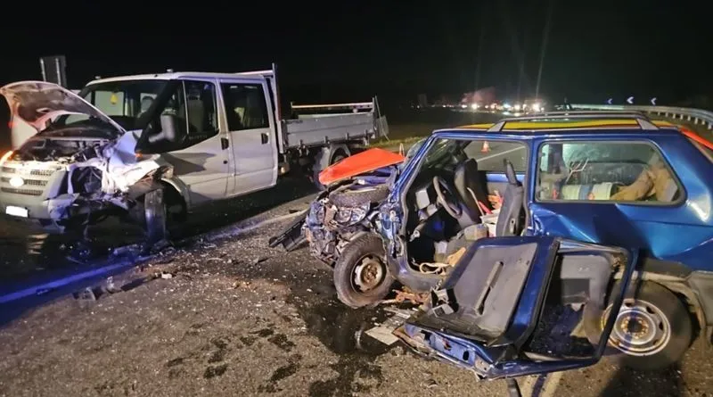 NICHELINO - Brutto incidente alla rotonda dell'ippodromo, 40enne ferito trasportato al Santa Croce di Moncalieri