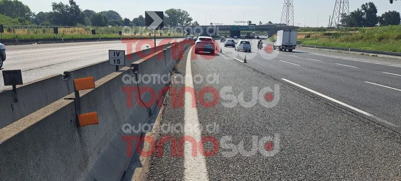 NICHELINO - Ennesimo incidente in tangenziale, due feriti nello scontro a Stupinigi - FOTO