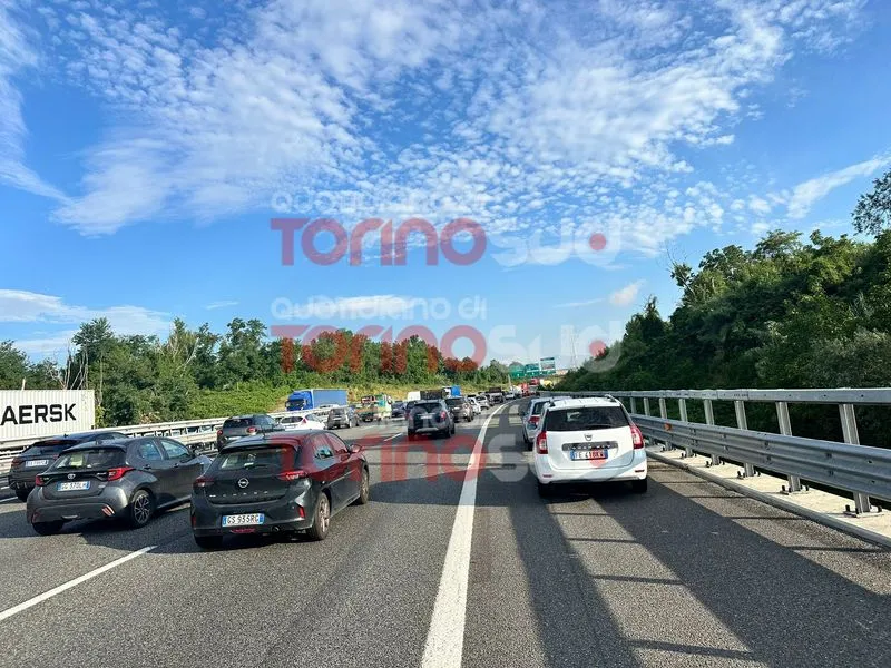 TANGENZIALE TORINO - Motociclista a terra all'altezza di Stupinigi: soccorso e trasportato in ospedale - FOTO