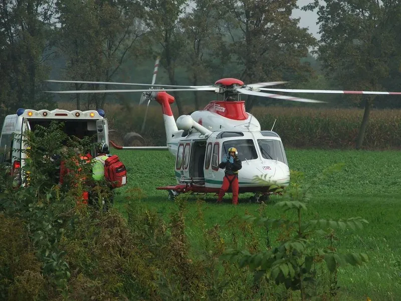 VILLASTELLONE - Scontro auto-moto: 34enne di Nichelino in prognosi riservata al Cto