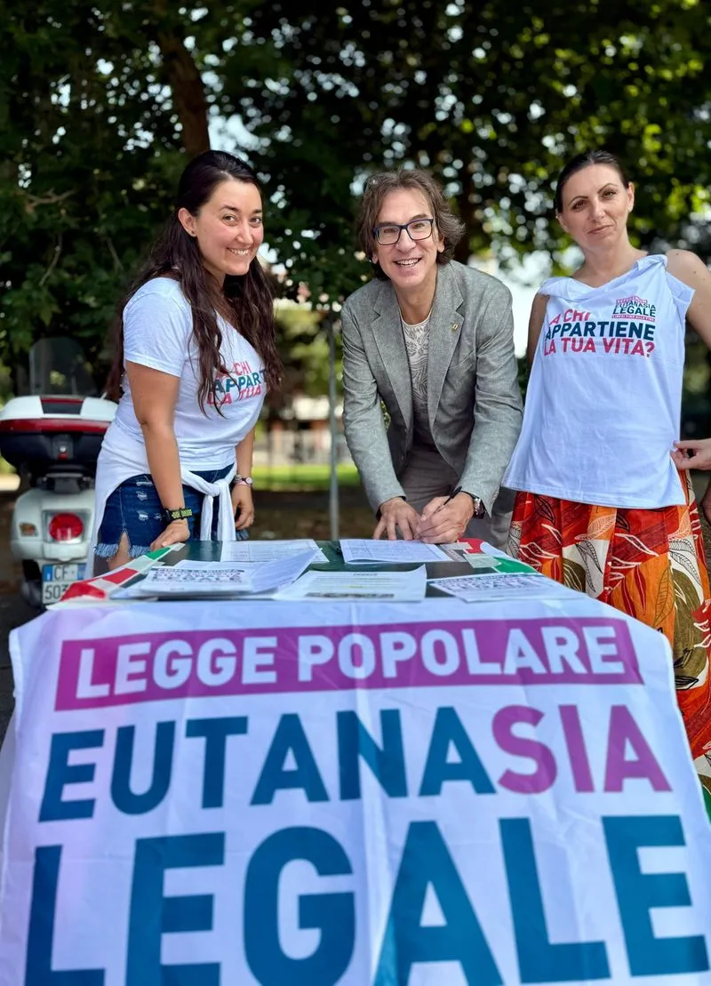 NICHELINO-MONCALIERI - Il sindaco Tolardo e l'assessora Borello firmano la proposta di legge per l'eutanasia legale - FOTO