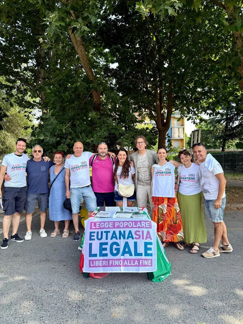 NICHELINO-MONCALIERI - Il sindaco Tolardo e l'assessora Borello firmano la proposta di legge per l'eutanasia legale - FOTO