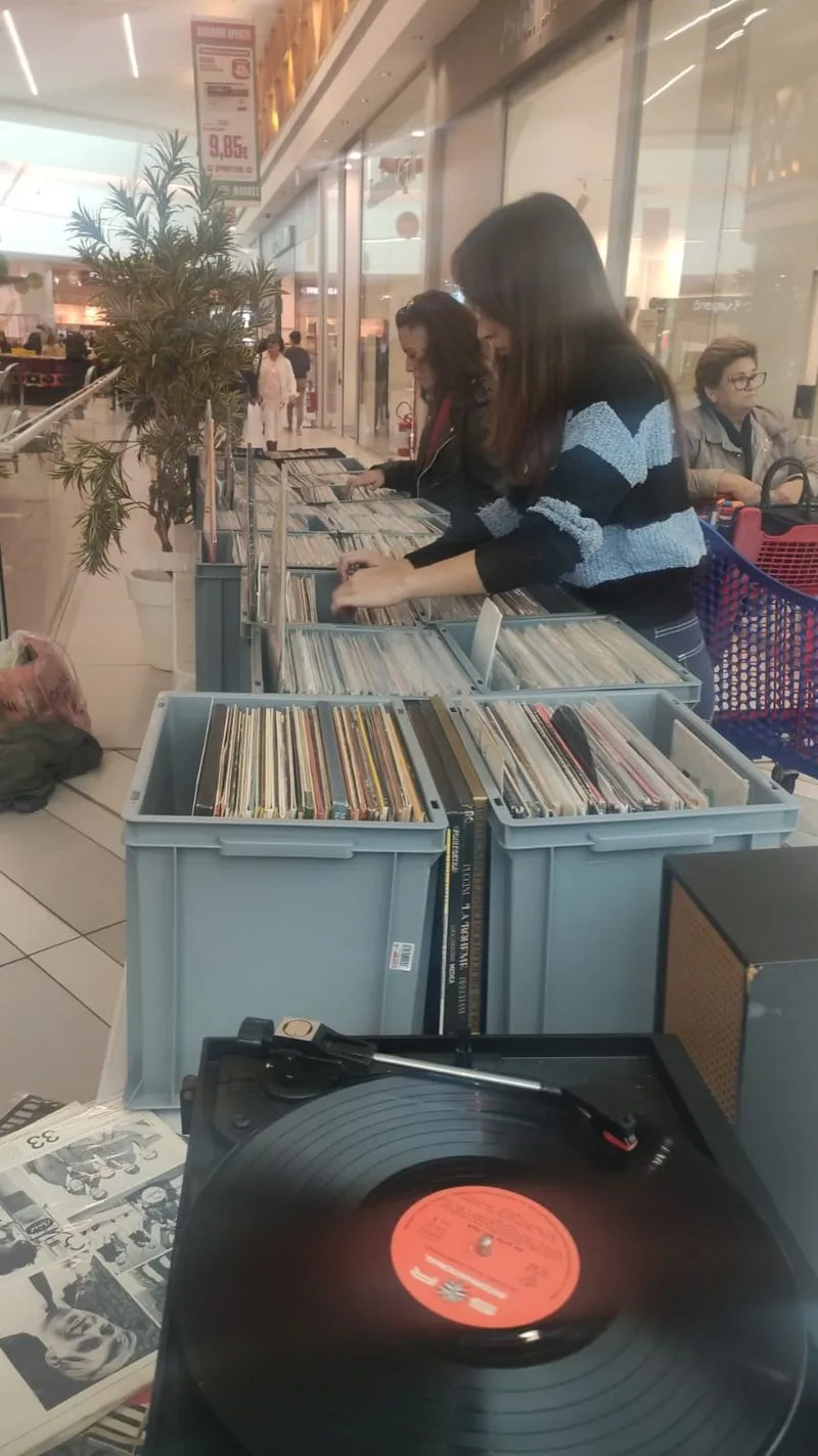 NICHELINO - Torna la mostra mercato del disco in vinile - FOTO