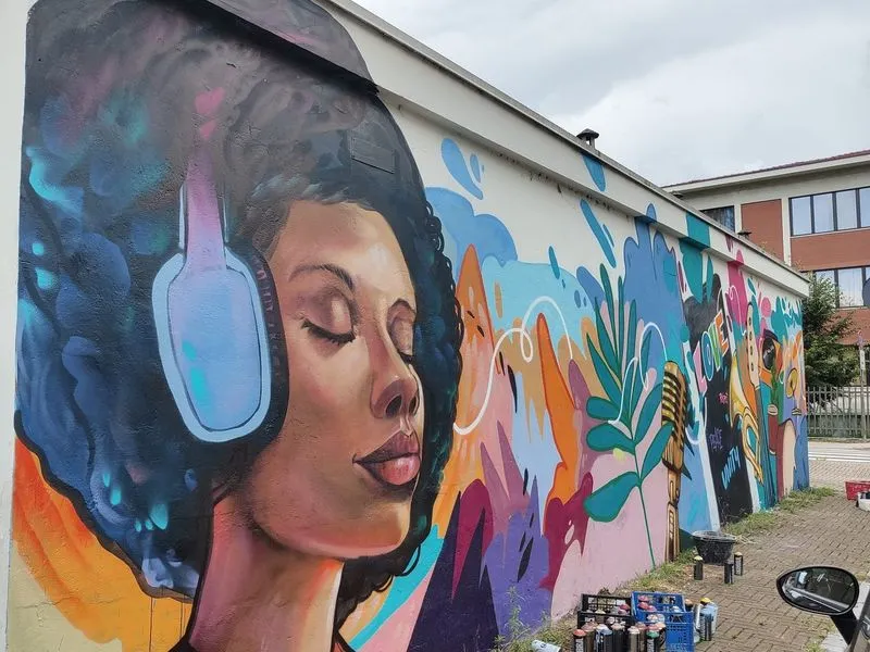 NICHELINO - Un nuovo murales abbellisce via San Matteo - FOTO