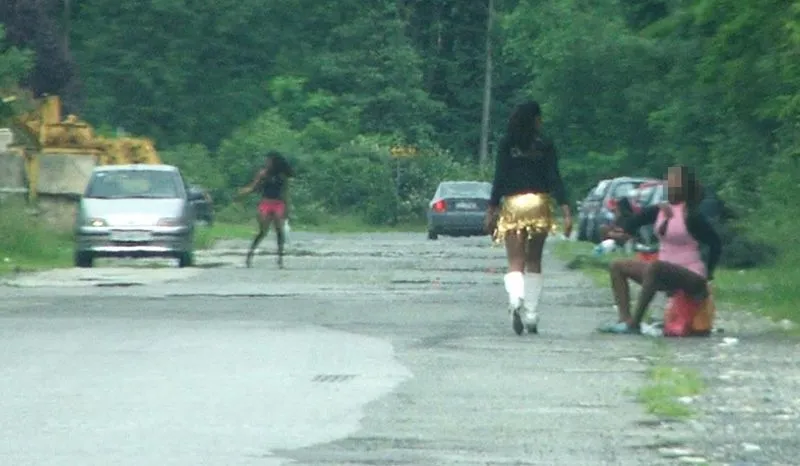 NICHELINO - Prostitute al parco, «Problema irrisolto»