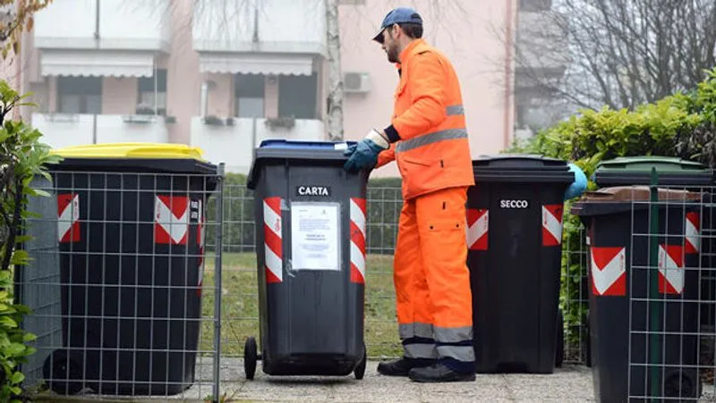 NICHELINO - Migliora la raccolta rifiuti: 2025 positivo grazie al porta a porta di plastica e metalli