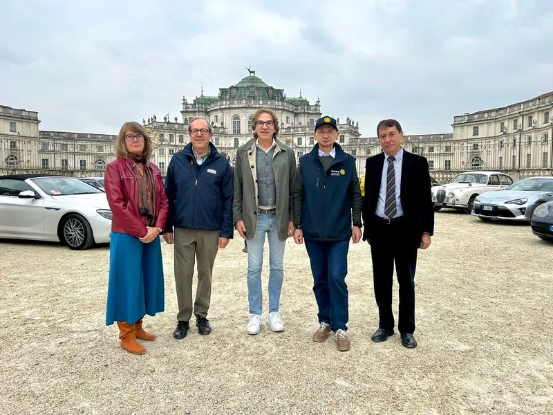 NICHELINO - Stupinigi popolata da auto storiche: partito l'evento «Uniti corriamo contro la polio» - FOTO