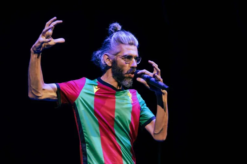 NICHELINO - «Tipico Maschio Italiano»: lo spettacolo di Lorenzo Maragoni da un'indagine sulla maschilità